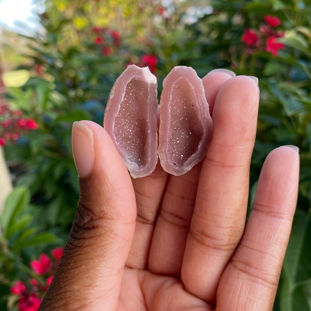 Pink Agate Mini Geode - Picture 4 of 5